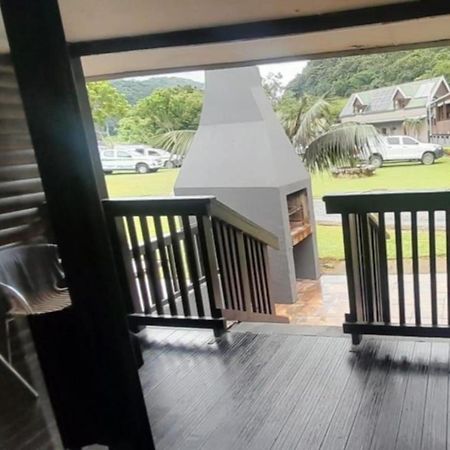 Port St Johns River Lodge Port Saint Johnʼs エクステリア 写真
