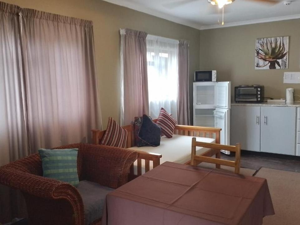 Port St Johns River Lodge Port Saint Johnʼs エクステリア 写真